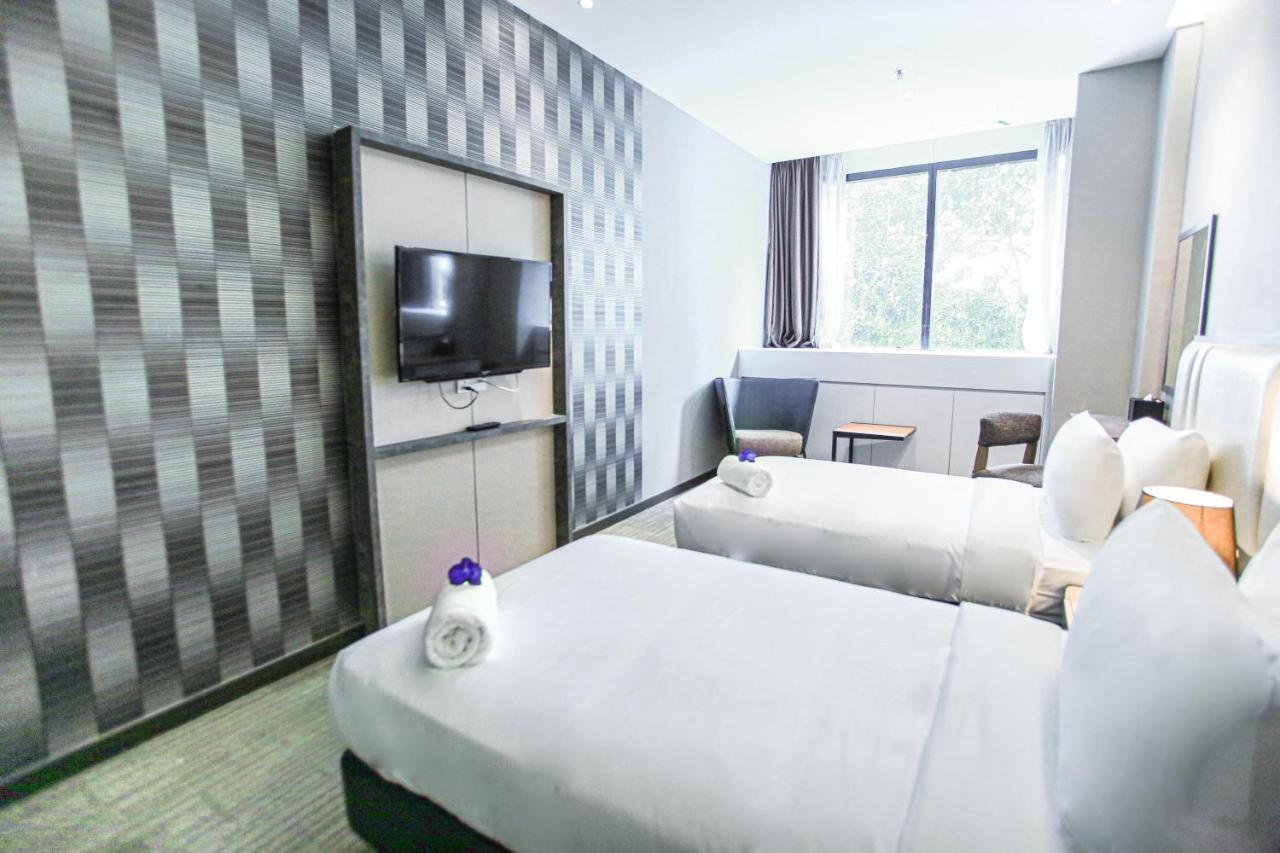 Fives Hotel Dnp Johor Bahru Exteriör bild